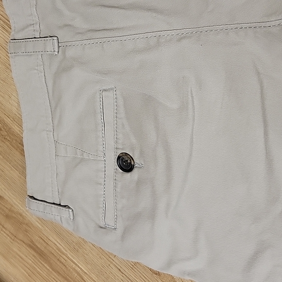 EUC Urban Pipeline Ultimate Flex Flat Front Khaki shorts 29 - Picture 5 of 5